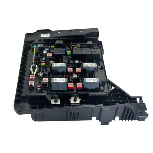 SK0221106-US20260702-105043-0 Genuine Freightliner Power Distribution Module 12V - Image 1
