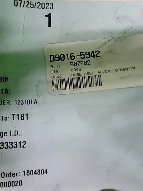 D90165942 Genuine Paccar Hose Assembly