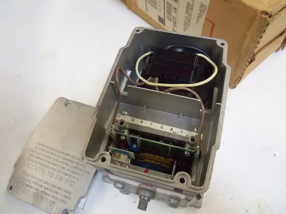 Honeywell M9484E1033 Modutrol IV Motor 150 lb-in 1 Switch
