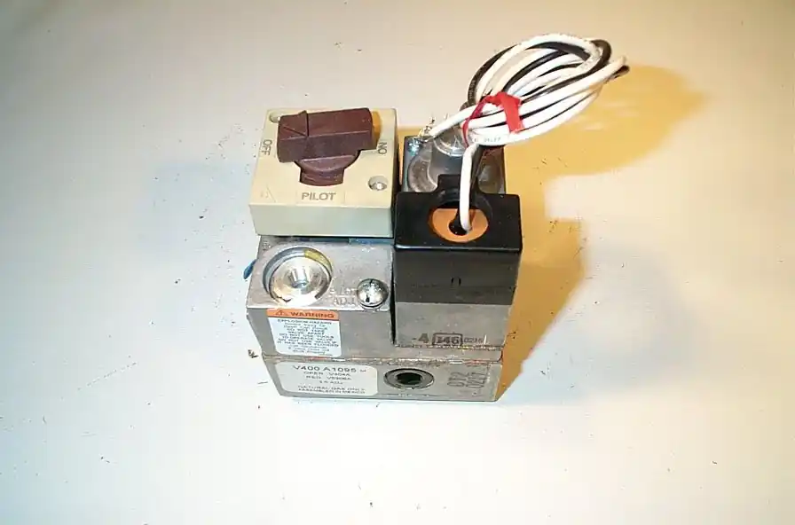 SK0233312-US20260702-105043-0 Honeywell V400A1095 3/4 Gas Valve - Image 1