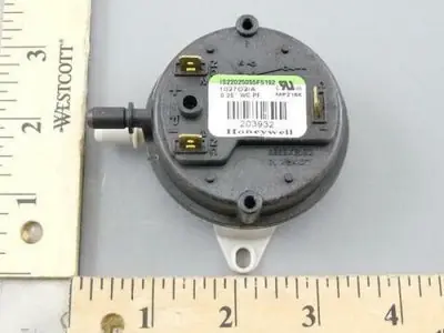 SK0234921-US20260702-105043-0 Reznor 203932 SPDT Pressure Switch .25 W.C. - Image 1