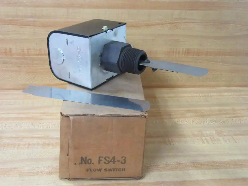 SK0234986-US20260702-105043-0 Mcdonnell & Miller FS4-3 Flow Switch 1 in SPDT - Image 1