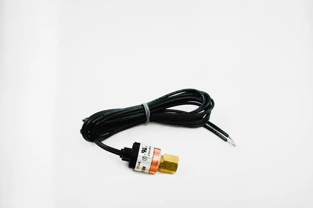 SK0235645-US20260702-105043-0 Trane CNT0607 High-Pressure Control Switch for HVAC Systems - Image 1