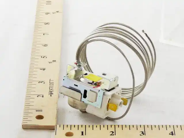 SK0236144-US20260702-105043-0 Trane SWT0842 SPST Temp Switch; 25Op 60Cl - Image 1
