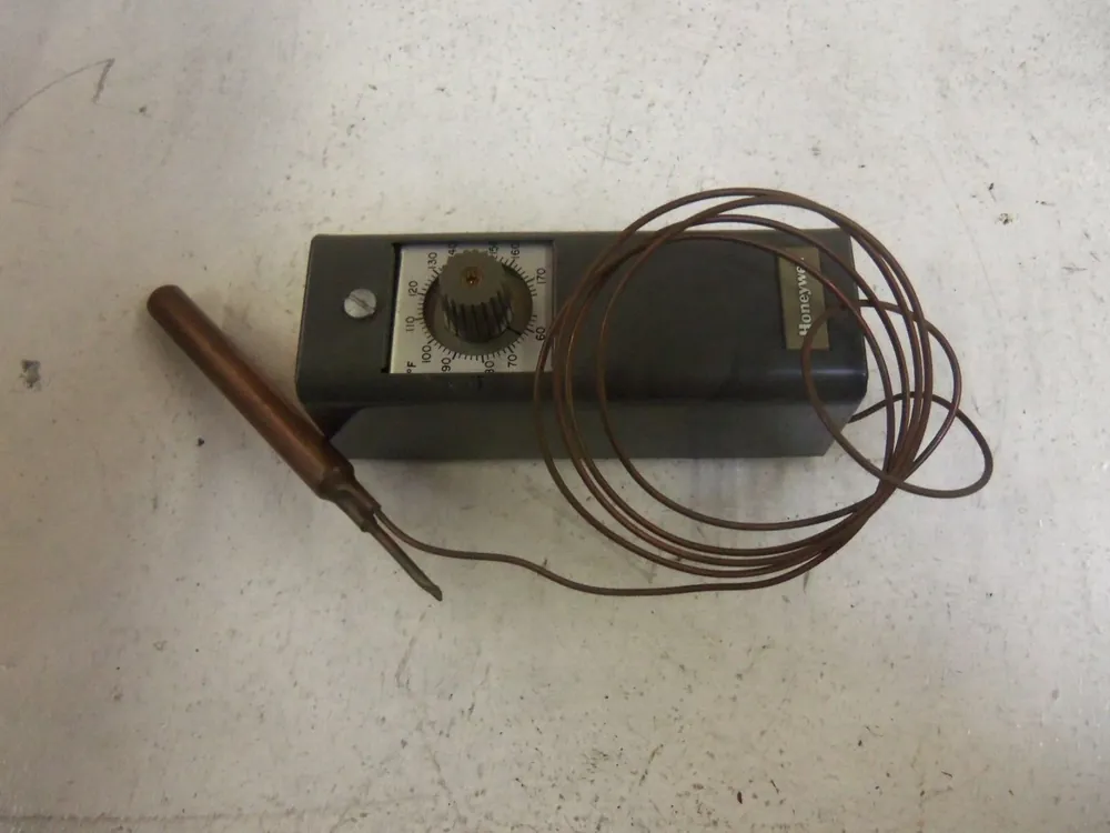 SK0244915-US20260702-105043-0 Honeywell T991A1186 Modulating Temperature Controller 55-175F 5ft Copper Element - Image 1