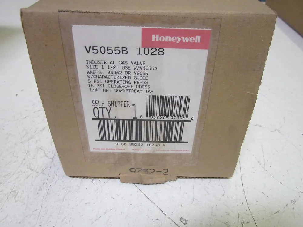 Honeywell V5055B1028 Industrial 1-1/2 Inch NPT Brass Gas Valve