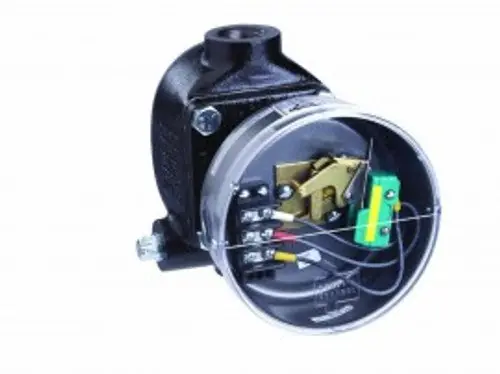 SK0247214-US20260702-105043-0 Dwyer 123-153 SPDT Boiler Water Level Control - Image 1