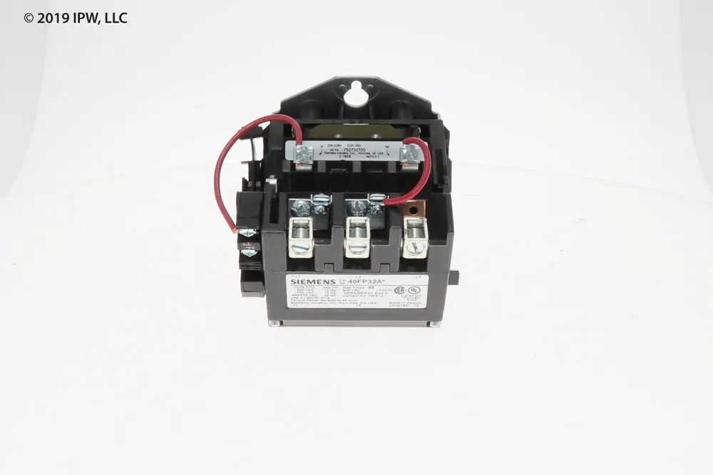 SK0247443-US20260702-105043-0 Siemens Industrial Controls 40FP32AD - 208V 3Ph Sz2 Open Contactor - Image 1