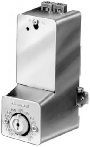 SK0247706-US20260702-105043-0 Honeywell LP920A1013 Remote Bulb Temperature Controller Pneumatic Control - Image 1