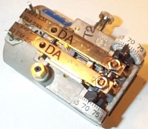 Johnson Controls T-4516-201 Pneumatic Room Thermostat