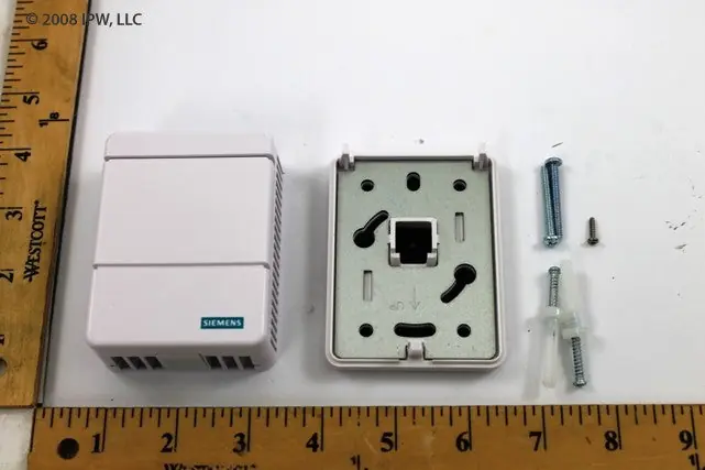 SK0251116-US20260702-105043-0 Siemens Building Technology 536-752B - Room Temp Sensor White - Image 1
