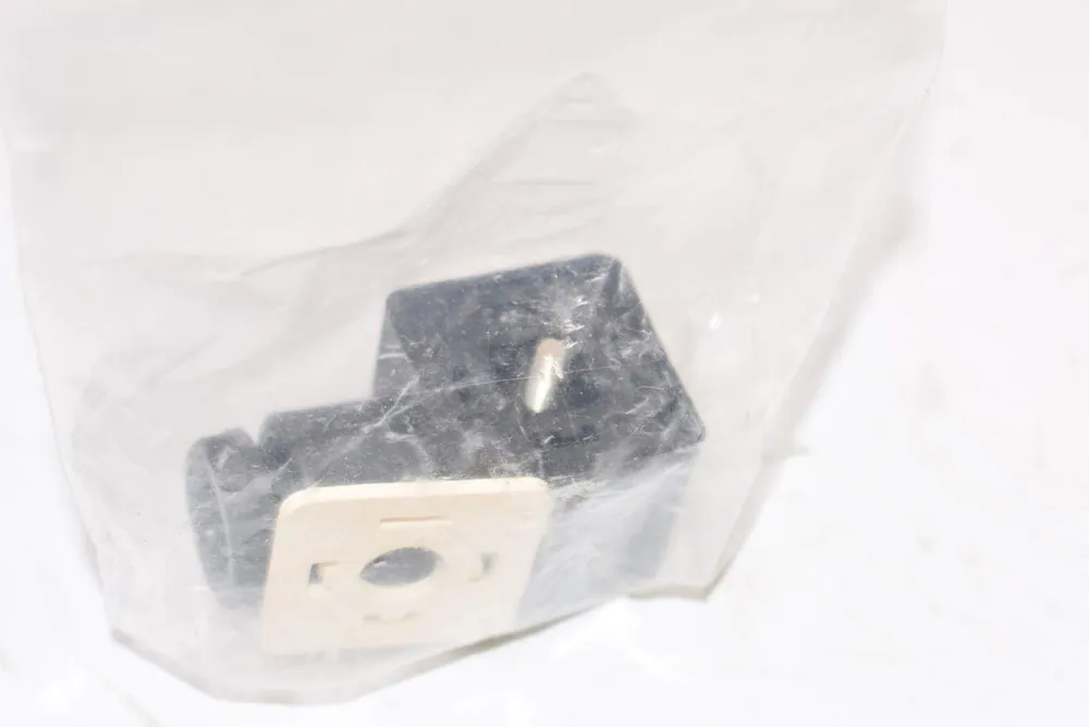SK0254500-US20260702-105043-0 ASCO 272873 DIN Connector Kit with Screw for Timer - Image 1