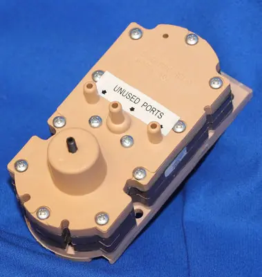SK0254741-US20260702-105043-0 Schneider Electric 2354-502 Pneumodular Diverting Relay SPDT 16-19 psig - Image 1
