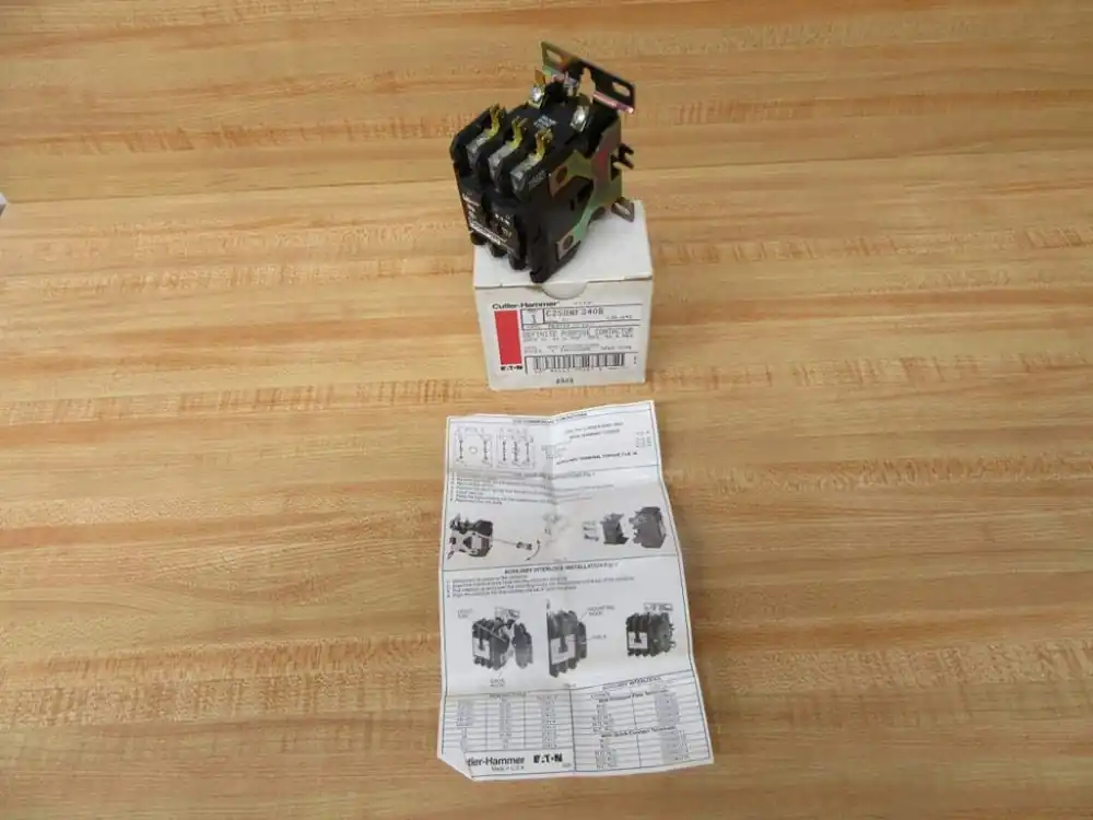 Eaton C25DND330T Contactor 3-Pole 24 VAC 30 Amp