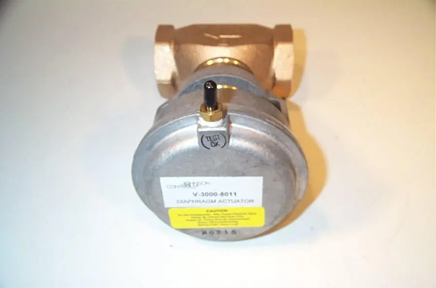 Johnson Controls VG7241NT+3003E Brass Trim Globe Valve with Enclosed Pneumatic Actuator 1 Inch N/O 2W 11.6Cv