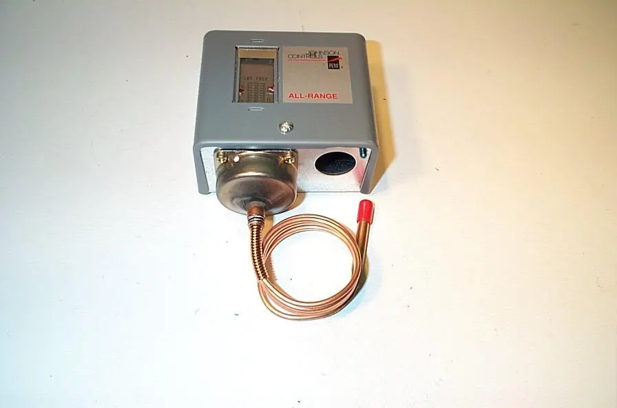 Johnson Controls P70CA-65 Pressure Switch 20-100 PSI Adjustable Differential Open High