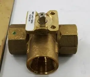 SK0258768-US20260702-105043-0 Johnson Controls VG1841CL Ball Valve 1 Inch 3-Way 7.4Cv - Image 1