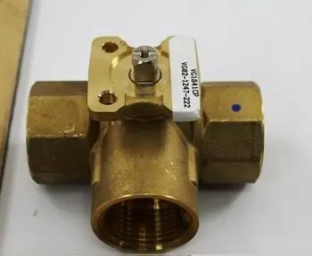 Johnson Controls VG1841CP 3-Way Ball Valve 1 Inch NPT 18.7Cv