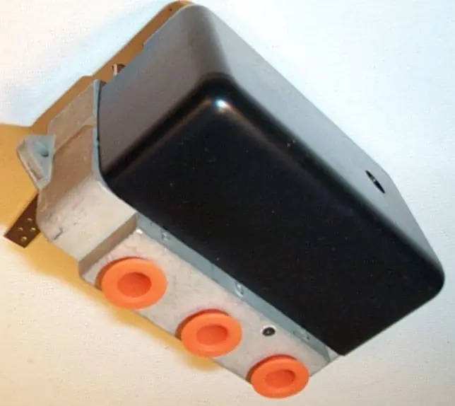 SK0258995-US20260702-105043-0 Johnson Controls V-9502-15 Pneumatic Valve Actuator Positioner - Image 1