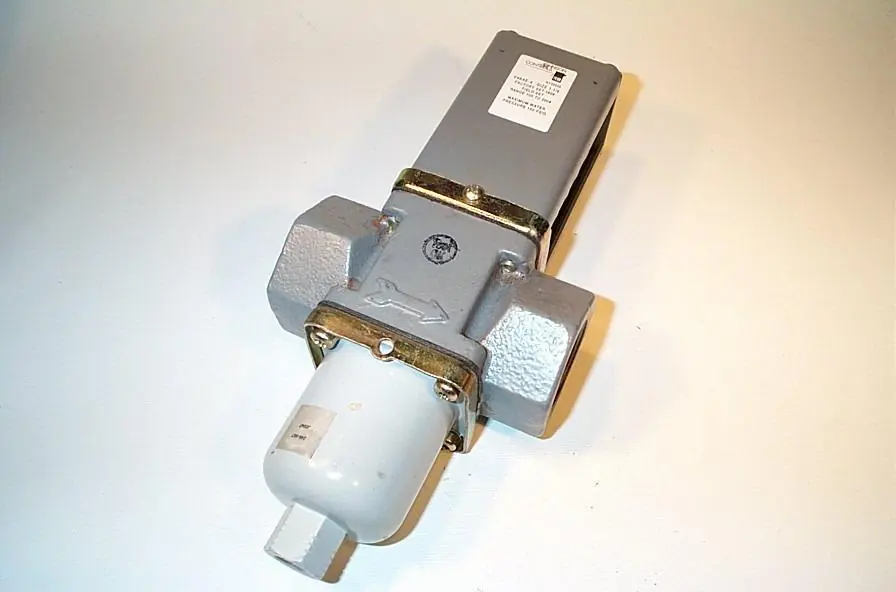 Johnson Controls V46AE-4 - 1 1/4"100/200# WTR#REG,AMMONIA