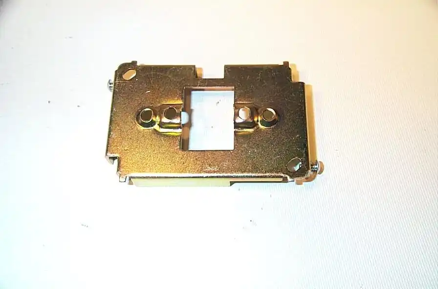 SK0259040-US20260702-105043-0 Johnson Controls T-4002-6049 Mounting Bracket 1 Piece - Image 1