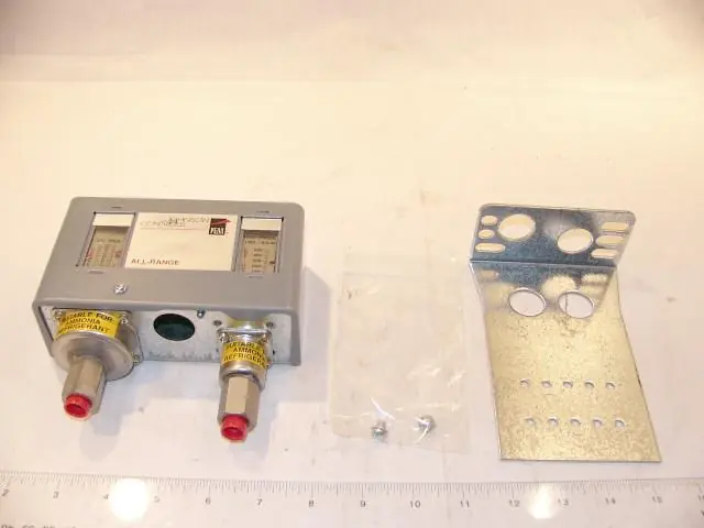 Johnson Controls P70LA-2 Press 20/100N.Ls 100/425N.Hs Amm.N. Sw