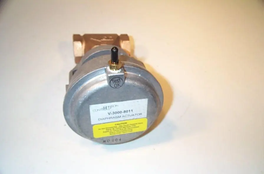 Johnson Controls VG7243GT+821E01 1/2 Inch NO SS Actuator 4.6 CV 9-13 PSI with Positioner
