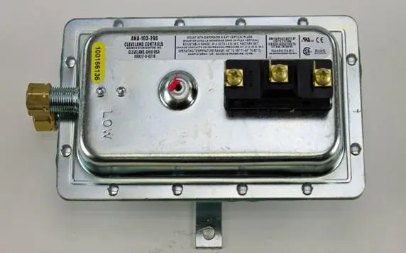 SK0261220-US20260702-105043-0 Lochinvar & A.O. Smith 100208391 - AIR PRESSURE SWITCH - Image 1