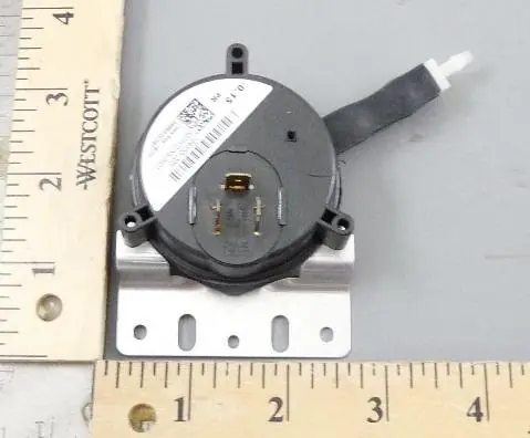 Lochinvar & A.O. Smith 100108690 - -.15"wc SPDT Pressure Switch