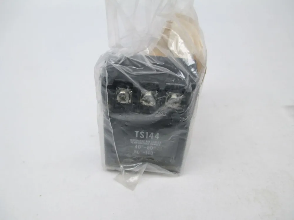 MAXITROL TS144 Discharge Air Temperature Sensor 80-140 Degree F