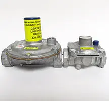 Maxitrol 325-3L47-1/2 Line Regulator with OPD 5 PSI 1/2 Inch Spring Range 7-11 Inch 125000 BTU