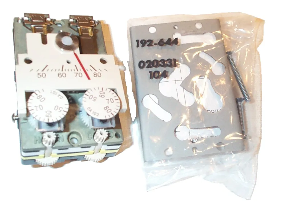 SK0264603-US20260702-105043-0 Siemens Building Technology 192-207 - Rm Stat H/C 45/85F Da/Da - Image 1