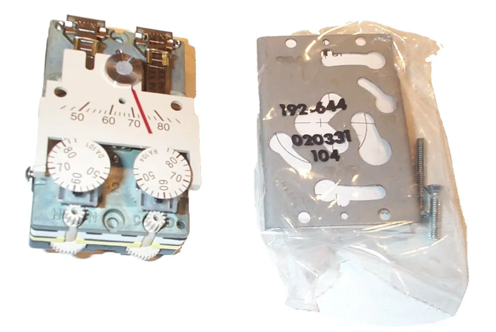 SK0264612-US20260702-105043-0 Siemens Building Technology 192-208 - Rm Stat H/C 45/85F Da/Ra - Image 1
