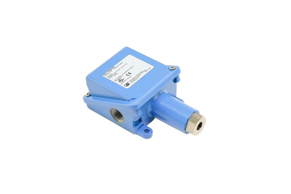 SK0265769-US20260702-105043-0 United Electric H100-218 Vacuum Switch SPDT 1/4FNPT - Image 1