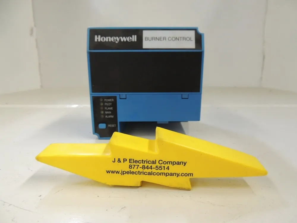 Honeywell RM7885A1015 Semi-Automatic Primary Control 120V with Start/Stop Input and LED Display