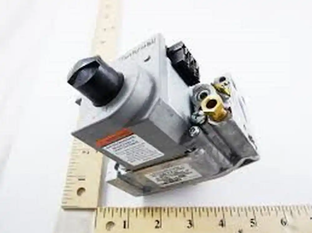 SK0271850-US20260702-105043-0 Weil-McLain 511-044-382 3/4 Gas Valve 1.2 Step - Image 1